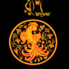 “রুশি জাদুকথা” একটি ময়ূরের চিত্রকর্ম ও বইয়ের নামলিপি আছে এখানে।